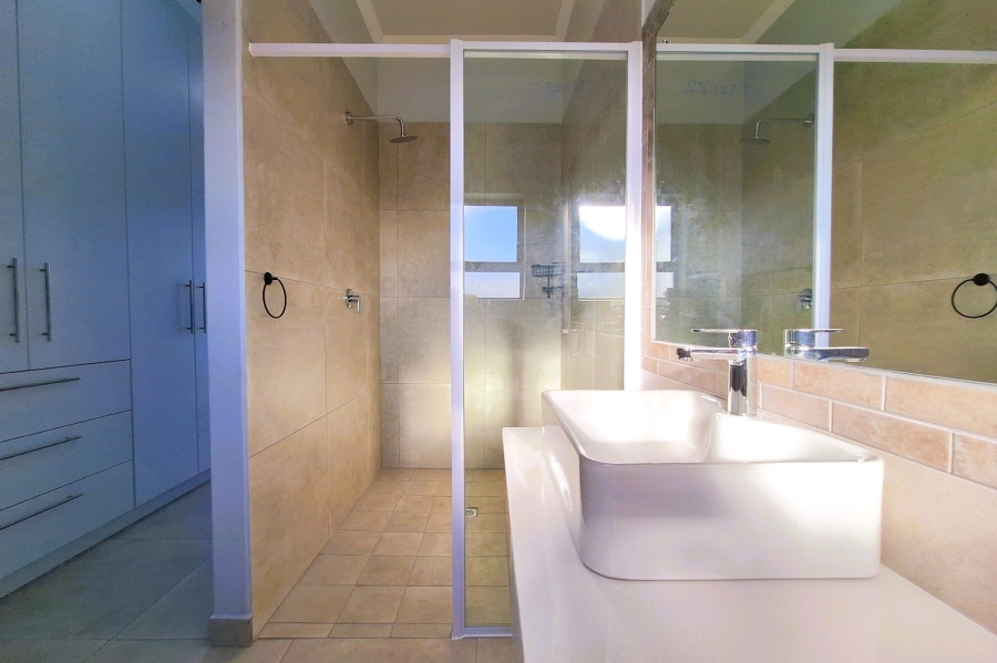 4 Bedroom Property for Sale in Da Gama Bay Western Cape